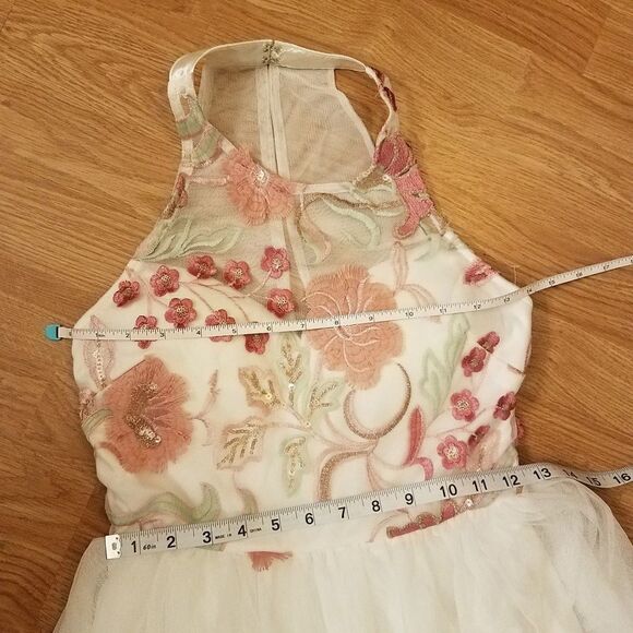 Sequin Hearts White Halter floral Gown Sz 5 - Picture 6 of 8